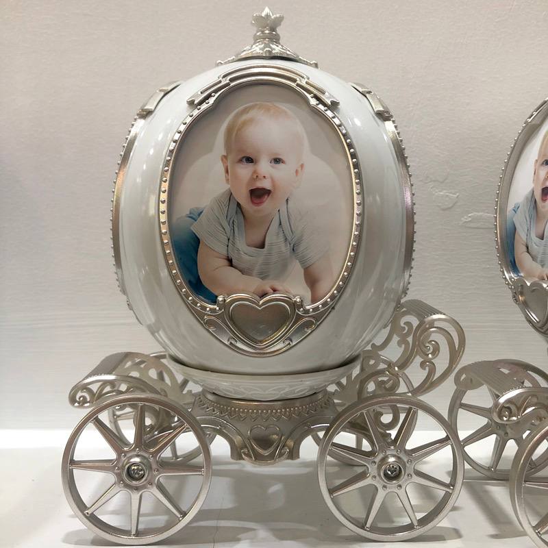 Royalty Cart Photo Frame
